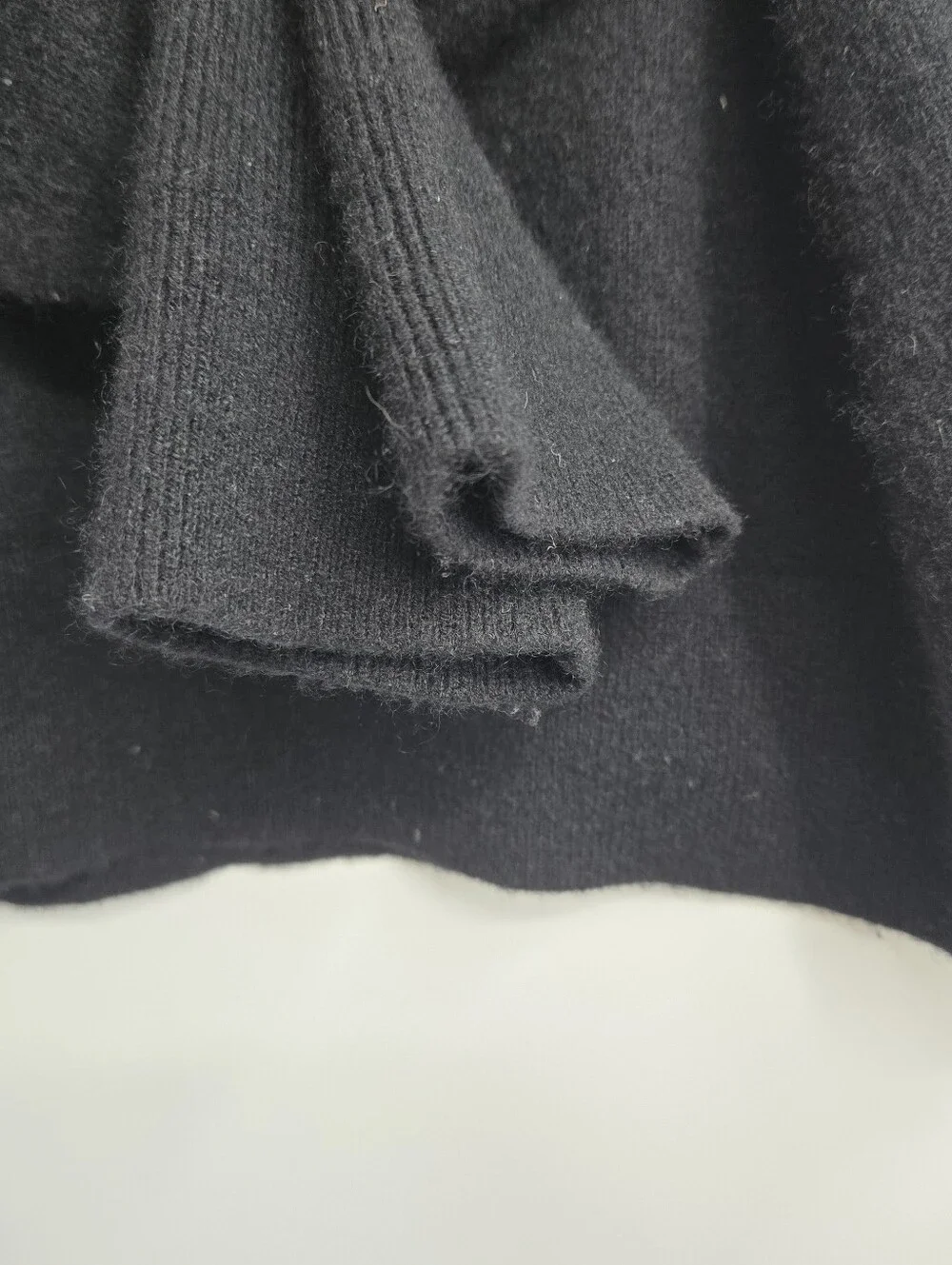 Everlane Cashmere Sweater Black Mock Neck Minimal Pullover